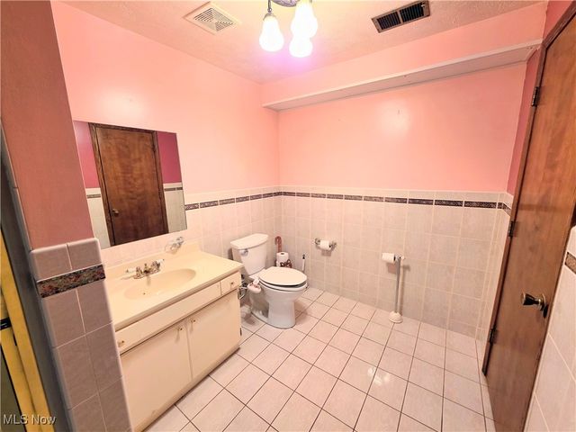 20 Mustang Acres, Parkersburg, WV 26104