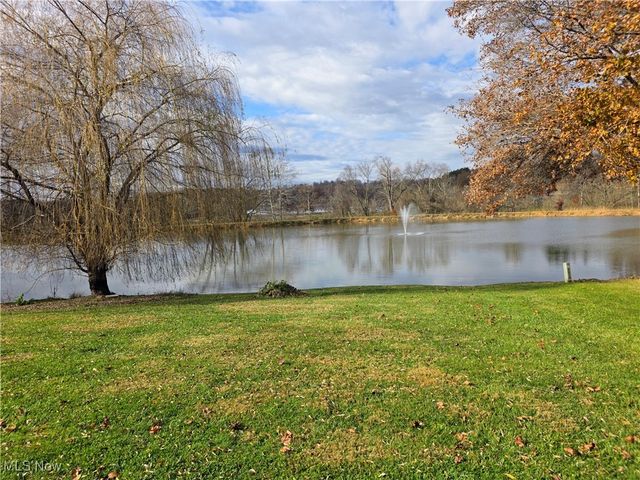 20 Mustang Acres, Parkersburg, WV 26104