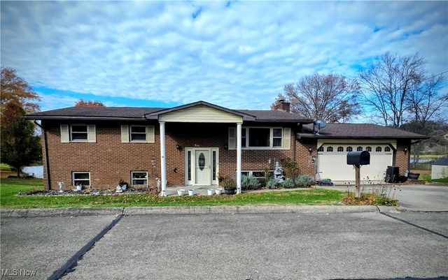 20 Mustang Acres, Parkersburg, WV 26104