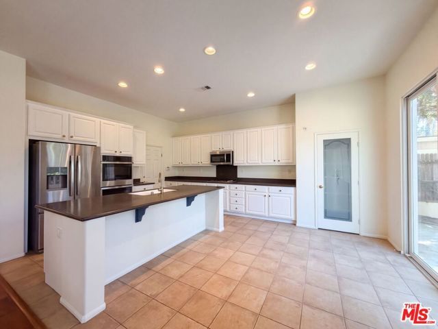 1733 Avenida Cafe, Camarillo, CA 93012