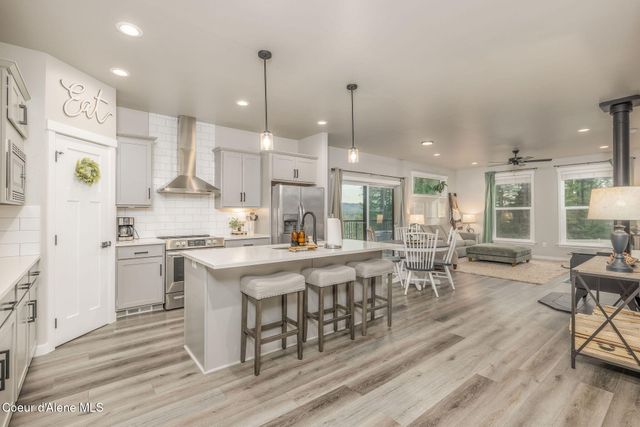 102 RIMROCK CT, Priest River, ID 83856