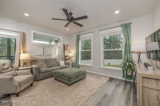 102 RIMROCK CT, Priest River, ID 83856