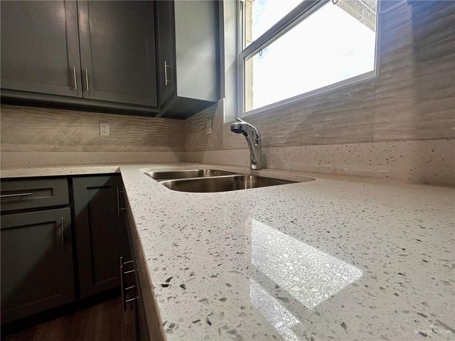 908 Kohala Avenue 1, Alton, TX 78573