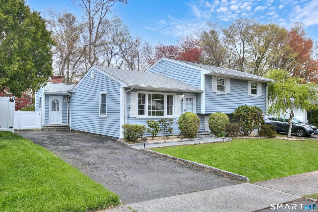 84 Youngstown Road, Fairfield, CT 06824