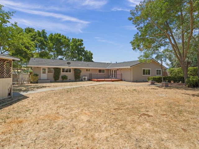2045 Jefferson Drive, Gilroy, CA 95020