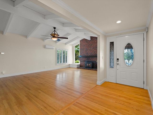 2045 Jefferson Drive, Gilroy, CA 95020