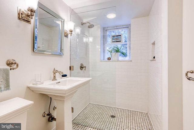 501 WOODLAWN RD, Baltimore, MD 21210