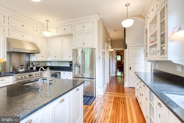 501 WOODLAWN RD, Baltimore, MD 21210