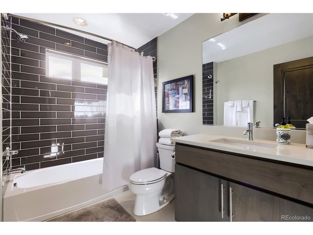 1426 S Pearl St, Denver, CO 80210