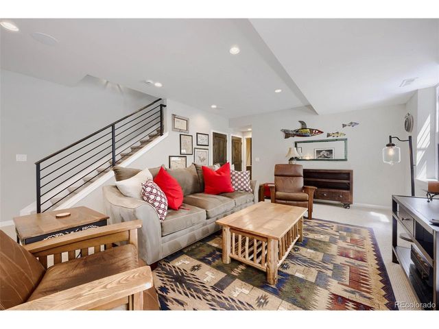 1426 S Pearl St, Denver, CO 80210