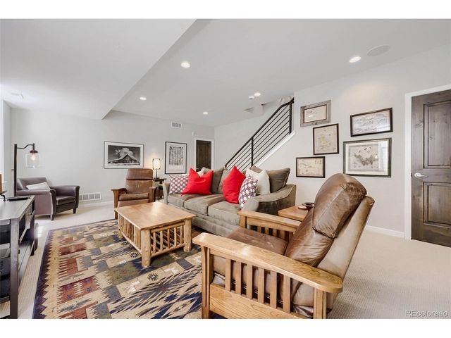 1426 S Pearl St, Denver, CO 80210