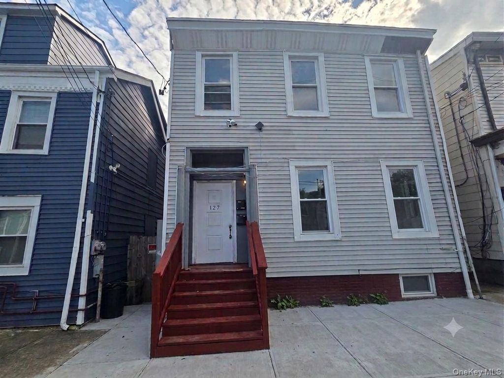 127 W Parmenter Street, Newburgh, NY 12550 — exterior
