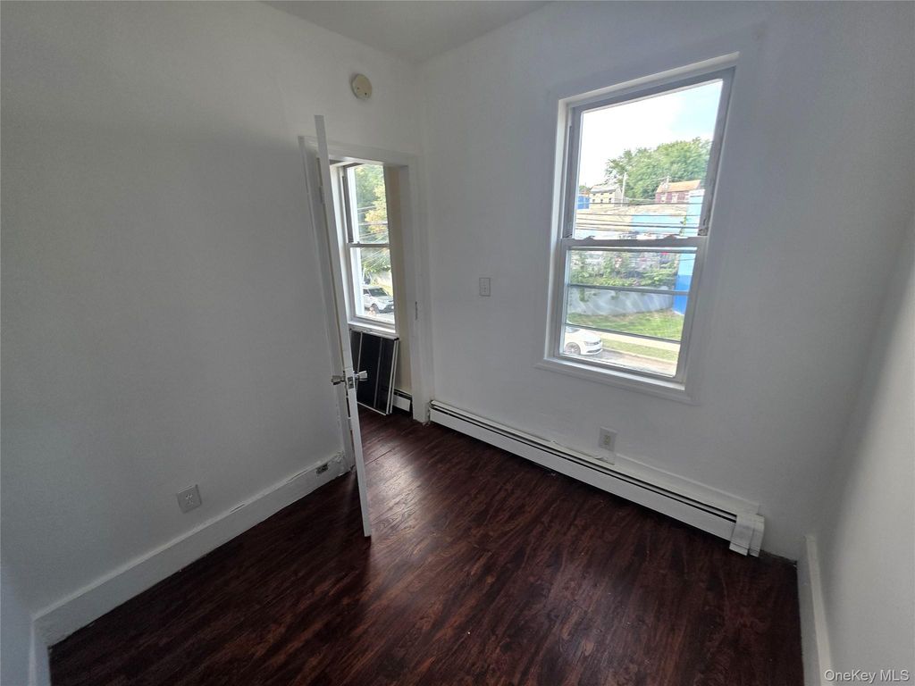 127 W Parmenter Street, Newburgh, NY 12550 — photo 3