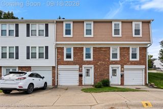 37682 Charter Oaks Boulevard, Clinton Charter Township, MI 48036