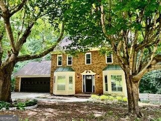27 Planters Drive SW, Lilburn, GA 30047