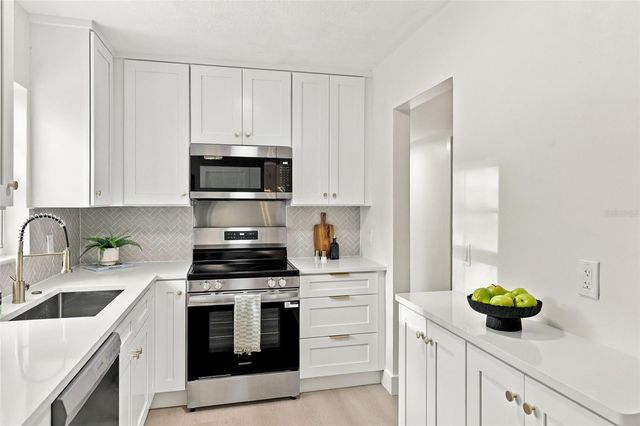 221 N DUNCAN AVENUE, Clearwater, FL 33755