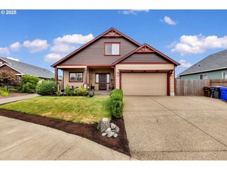 569 JUNE Dr, Molalla, OR 97038