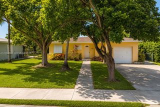 948 NW 9th Ct, Homestead, FL 33030