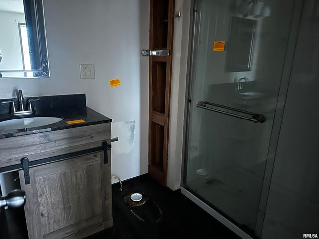 800 E MCKINLEY Street, Marion, IL 62959