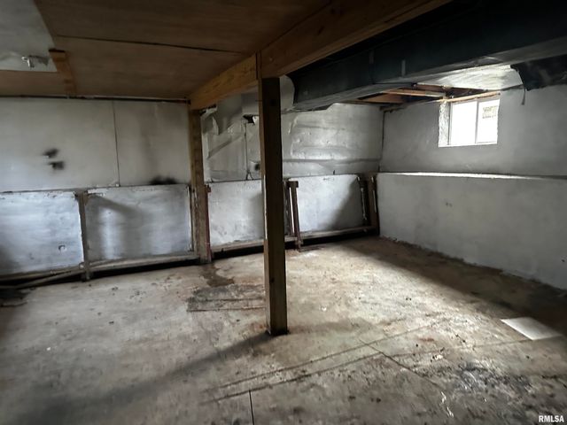 800 E MCKINLEY Street, Marion, IL 62959