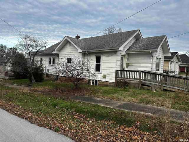 800 E MCKINLEY Street, Marion, IL 62959