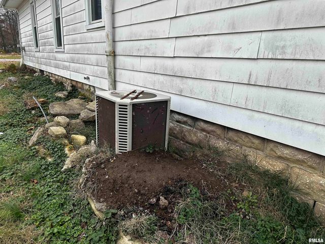 800 E MCKINLEY Street, Marion, IL 62959