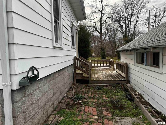 800 E MCKINLEY Street, Marion, IL 62959