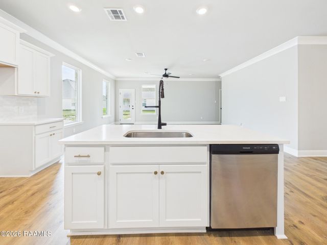 110 Belle Lake Drive, Lafayette, LA 70506