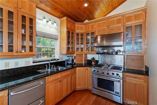 22665 Valley View Drive, Crestline, CA 92325