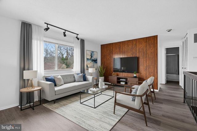 8801 MONMOUTH DR, Upper Marlboro, MD 20772