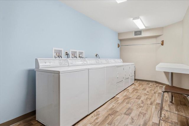 210 W Grant Street 210, Minneapolis, MN 55403