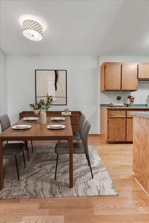 210 W Grant Street 210, Minneapolis, MN 55403 — photo 2