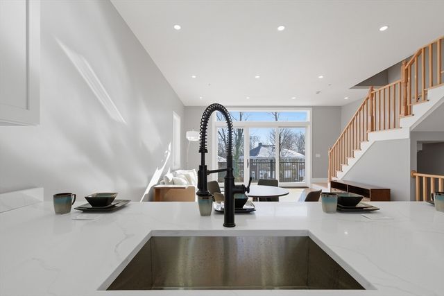 59 Packards Ln 3, Quincy, MA 02169