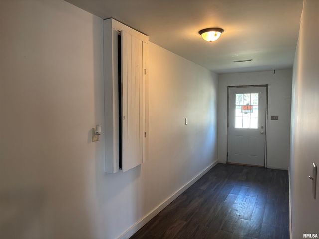 111 E SOUTH Street, Ipava, IL 61441