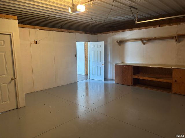 111 E SOUTH Street, Ipava, IL 61441