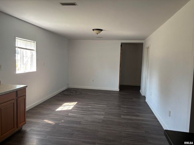 111 E SOUTH Street, Ipava, IL 61441