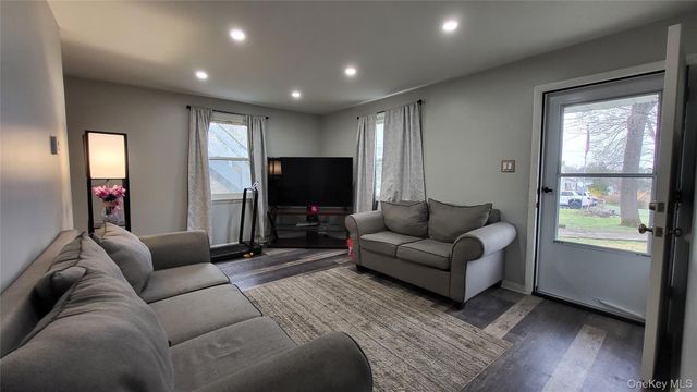47 Kinderhook Drive, Poughkeepsie, NY 12603