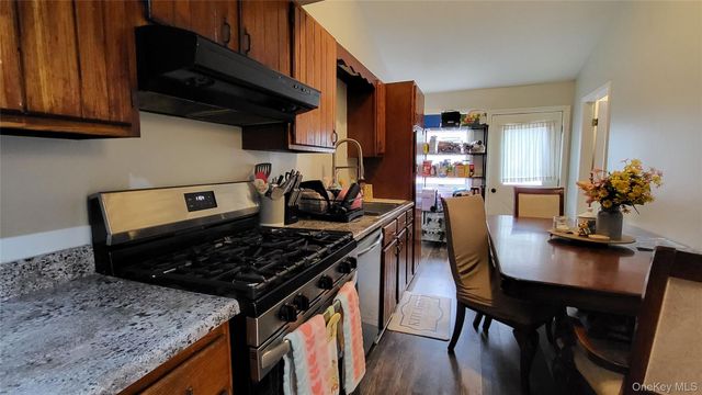 47 Kinderhook Drive, Poughkeepsie, NY 12603