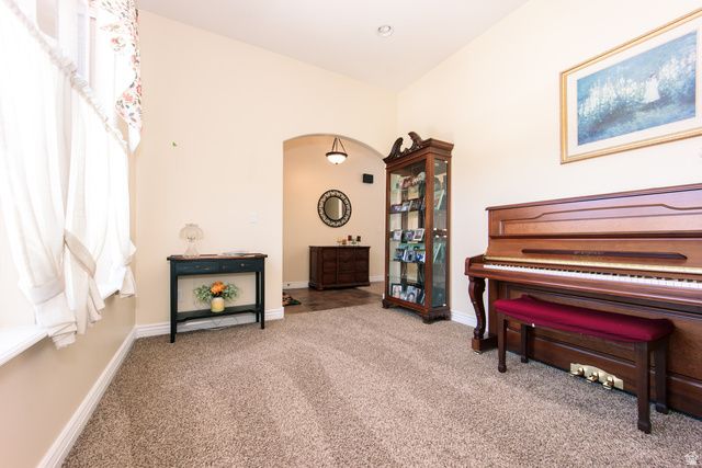 2611 W 2450 N, Farr West, UT 84404