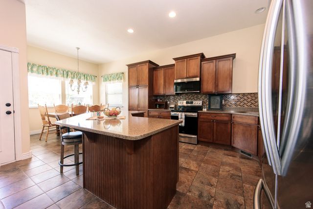 2611 W 2450 N, Farr West, UT 84404