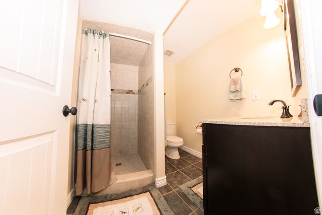2611 W 2450 N, Farr West, UT 84404