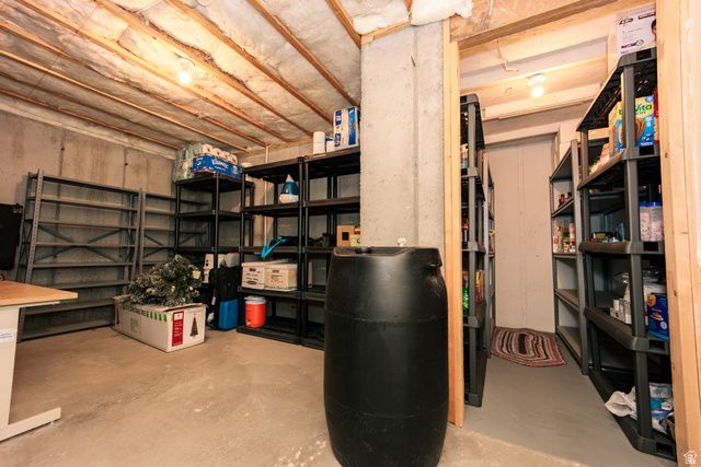 2611 W 2450 N, Farr West, UT 84404