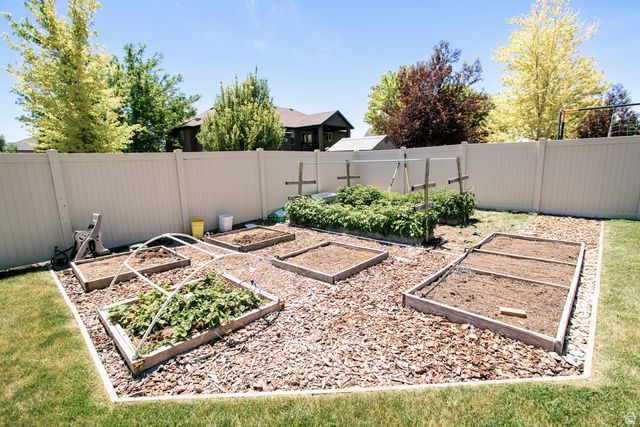 2611 W 2450 N, Farr West, UT 84404