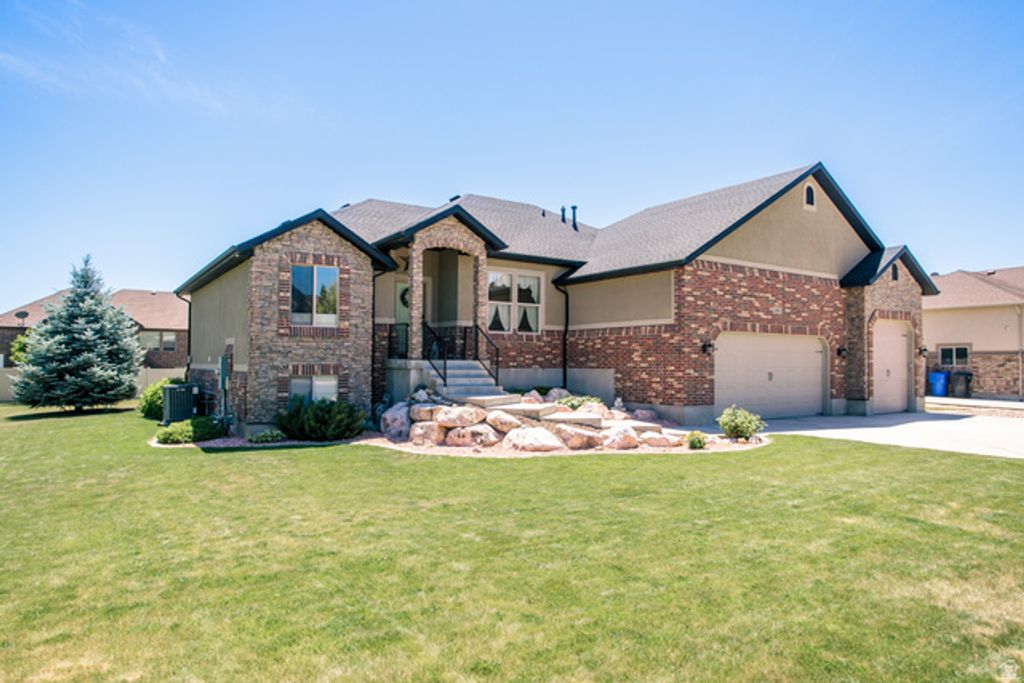 2611 W 2450 N, Farr West, UT 84404