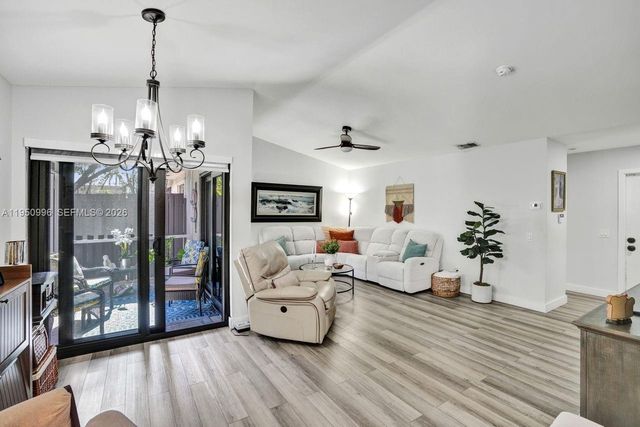 14970 SW 49th Ln 2G, Miami, FL 33185