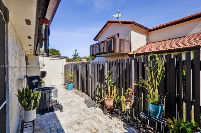 14970 SW 49th Ln 2G, Miami, FL 33185