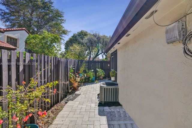 14970 SW 49th Ln 2G, Miami, FL 33185