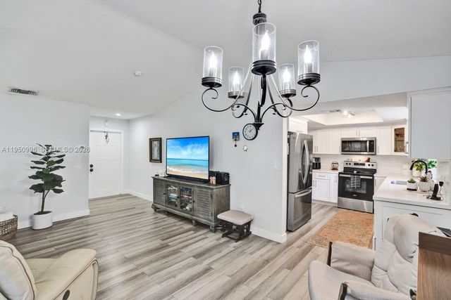 14970 SW 49th Ln 2G, Miami, FL 33185