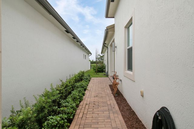 8914 Kingsmoor Way, Lake Worth, FL 33467