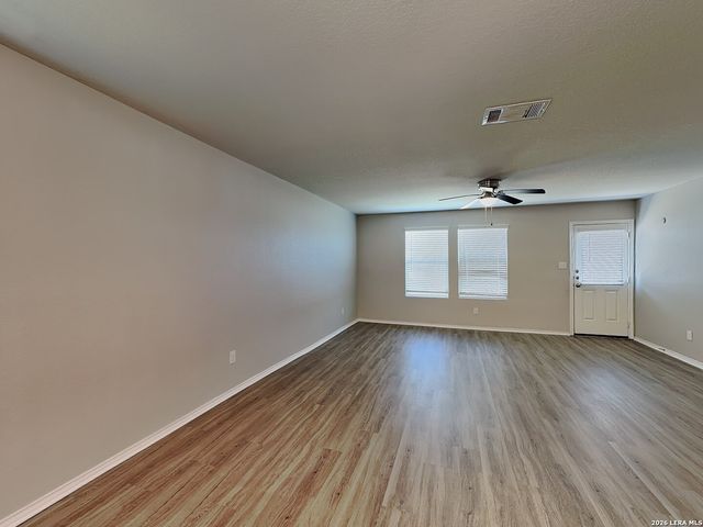 2423 Pechora Pipit, New Braunfels, TX 78130